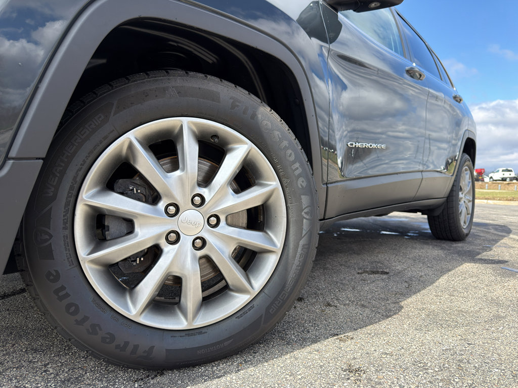 Used 2018 Jeep Cherokee Limited image 9