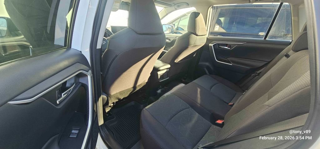 Used 2023 Toyota RAV4 XLE w/ Convenience Package image 10