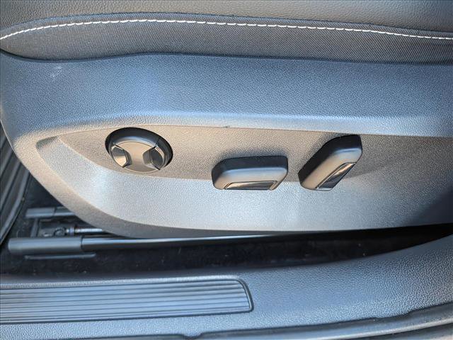 Used 2022 Volkswagen Taos SE w/ Panoramic Sunroof Package image 28