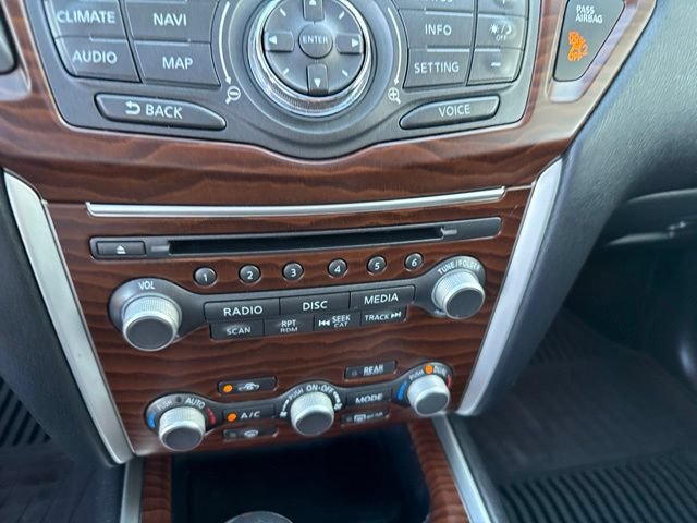 Used 2017 Nissan Pathfinder Platinum w/ Family Entertainment Package AWD/4WD image 33