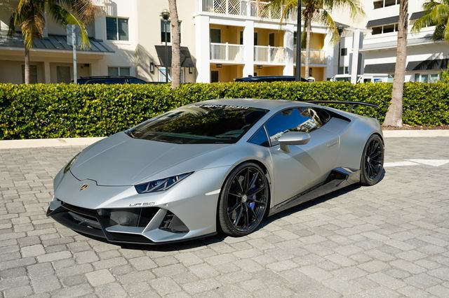 Used 2020 Lamborghini Huracan EVO AWD/4WD image 2