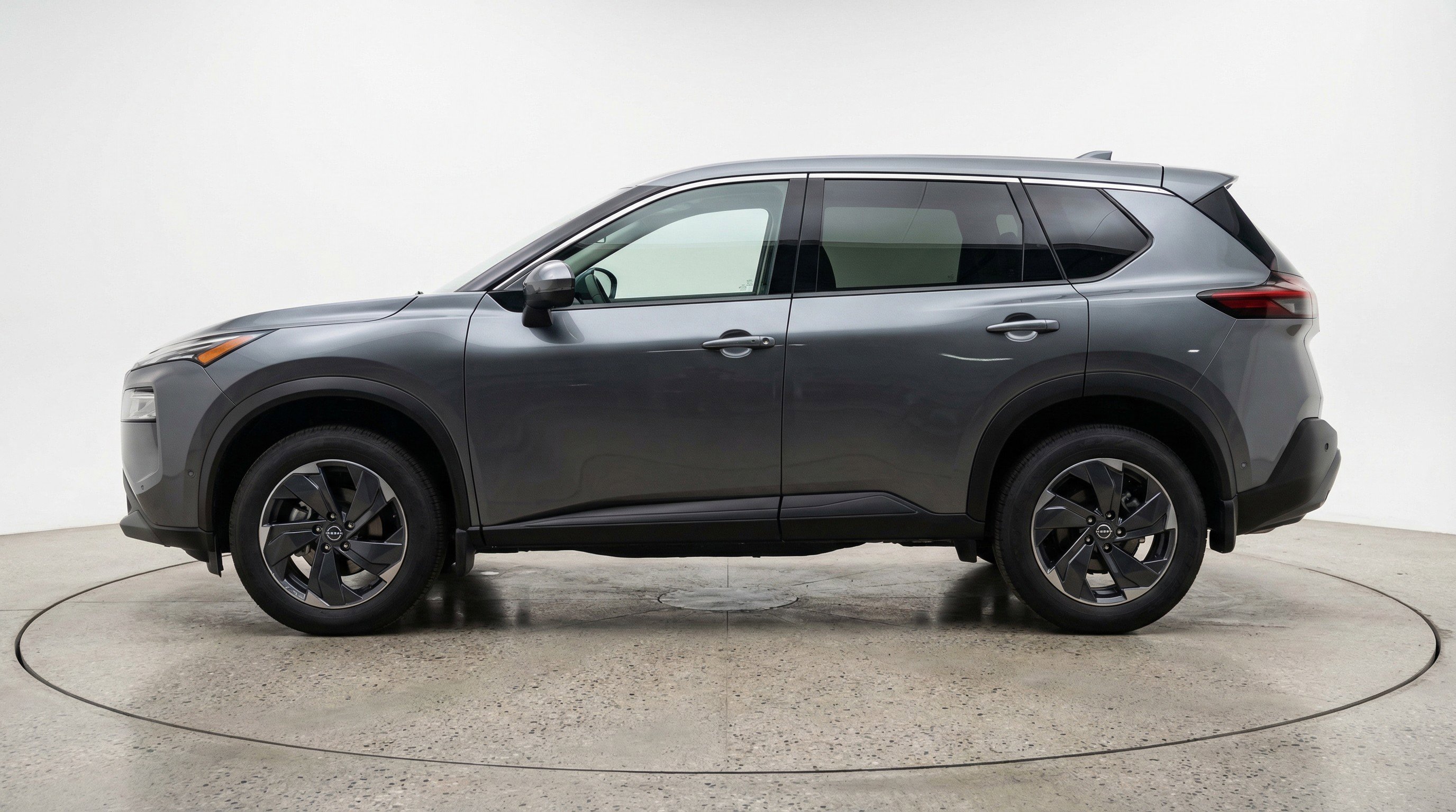 Used 2025 Nissan Rogue SV image 5