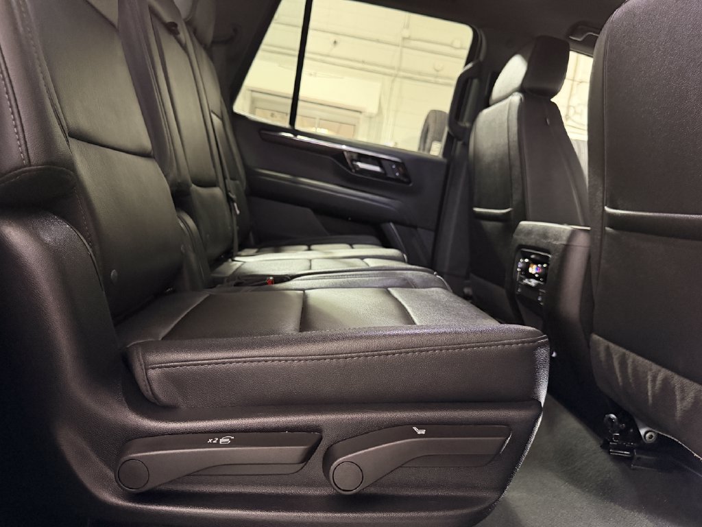 Used 2025 Chevrolet Tahoe LT AWD/4WD image 31