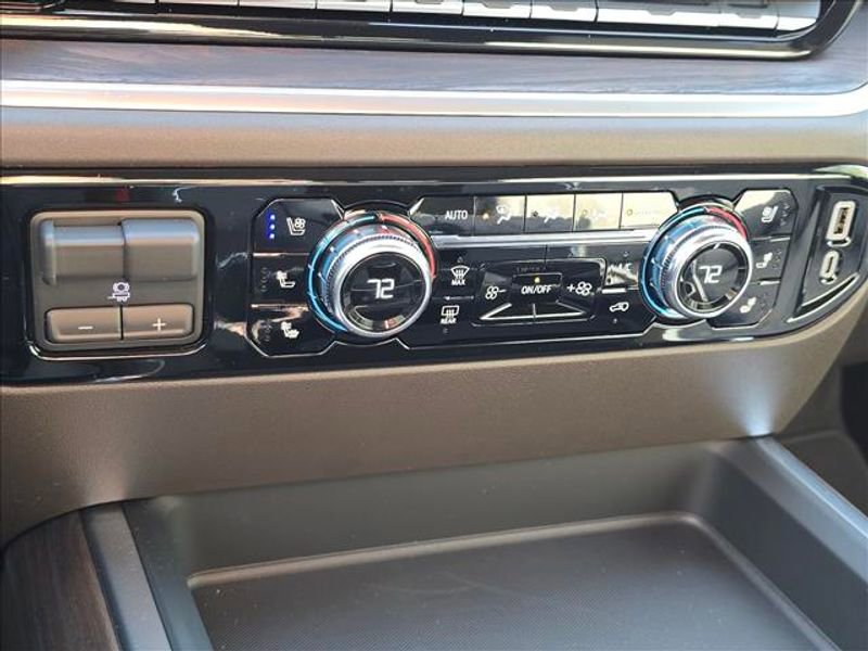 New 2026 GMC Sierra 2500 SLT w/ SLT Premium Package image 10