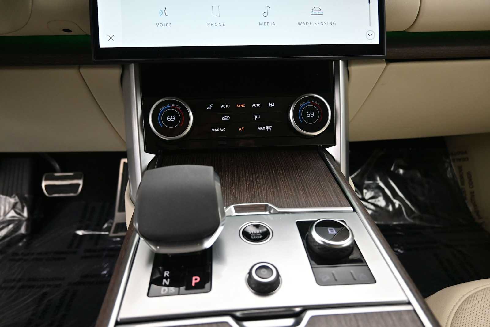 Used 2023 Land Rover Range Rover SE AWD/4WD image 13