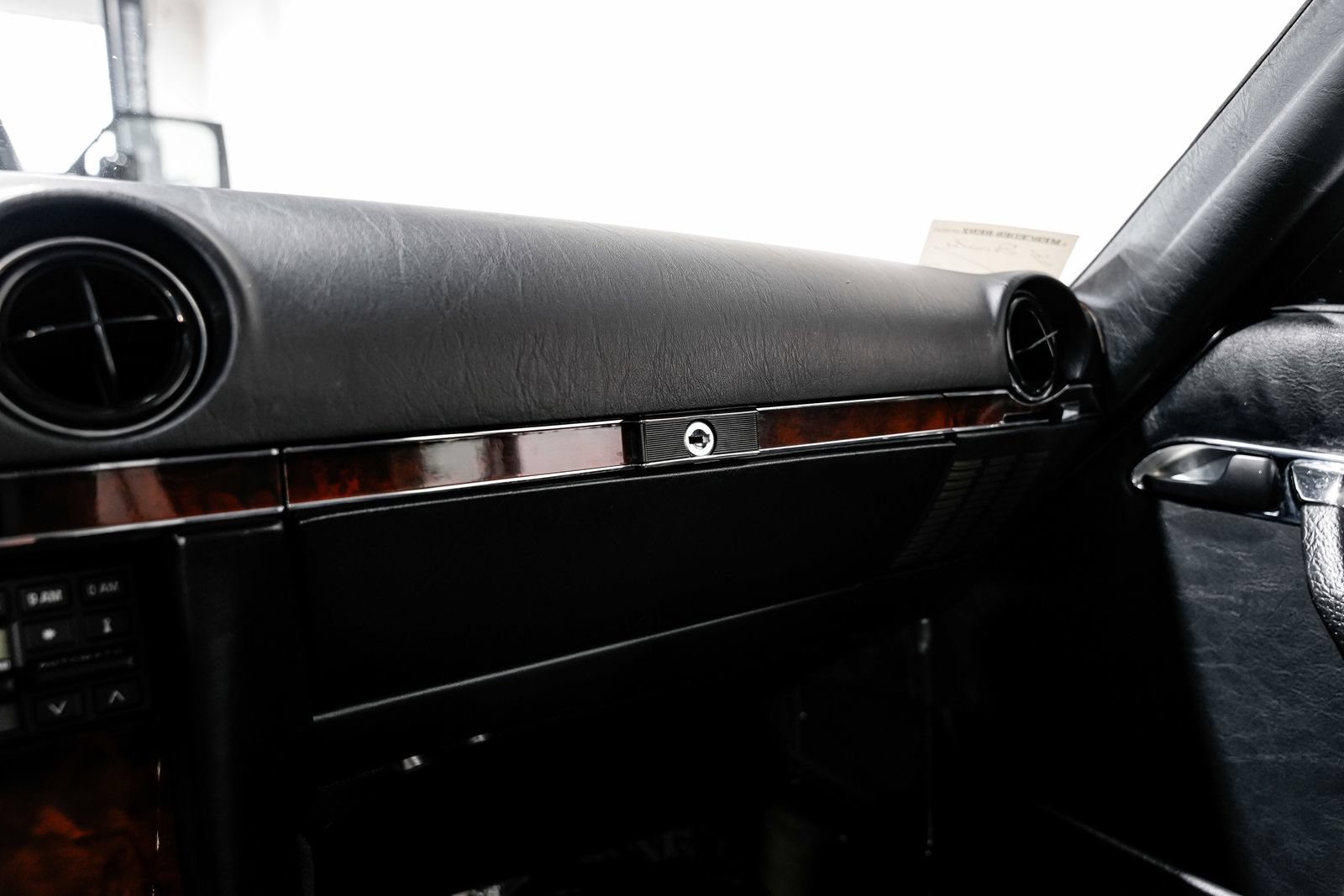 Used 1987 Mercedes-Benz 560 SL image 15