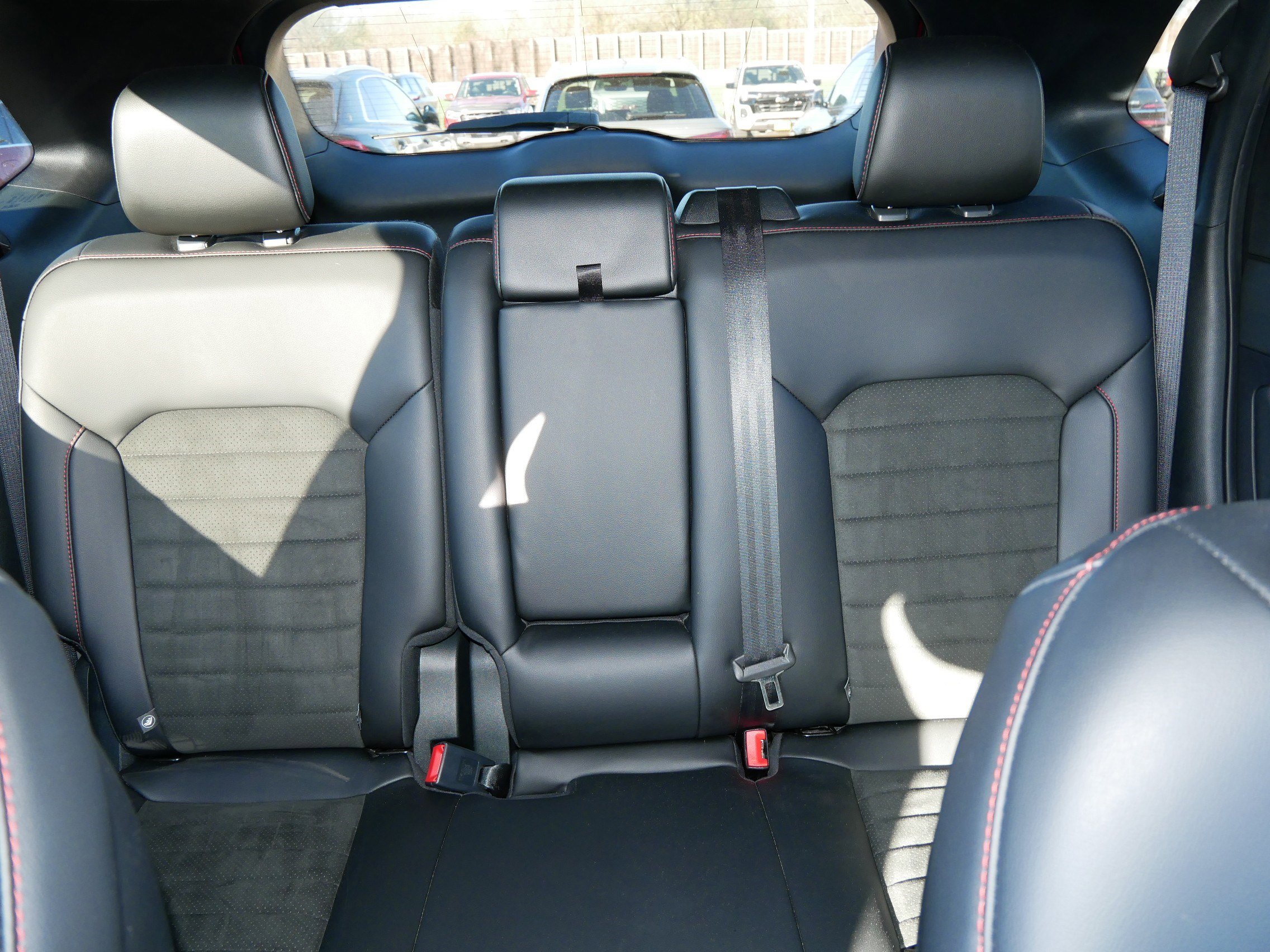 Used 2020 Ford Edge ST-Line w/ Cold Weather Package AWD/4WD image 13