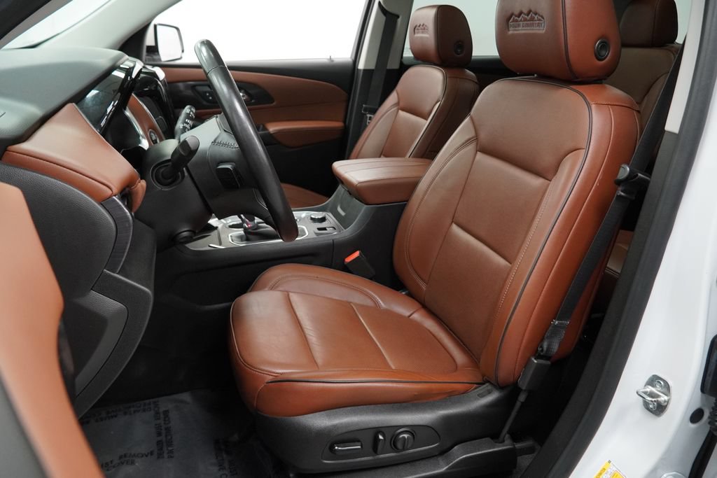 Used 2019 Chevrolet Traverse High Country w/ LPO, Floor Liner Package AWD/4WD image 6