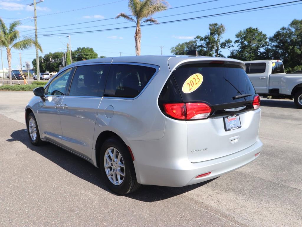 Used 2023 Chrysler Voyager LX image 8