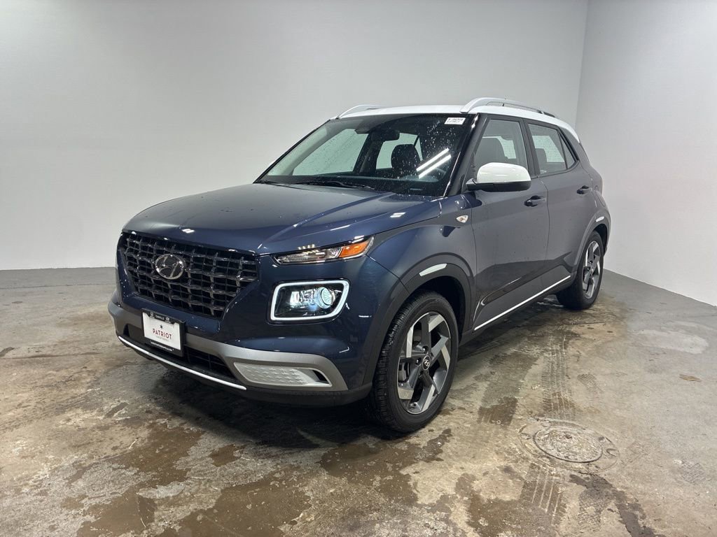 Used 2025 Hyundai Venue Limited image 39