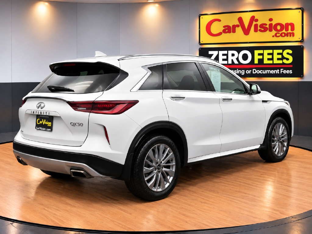 Used 2023 INFINITI QX50 Luxe FWD image 3