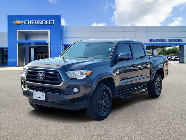 Used 2020 Toyota Tacoma SR5 RWD image 2