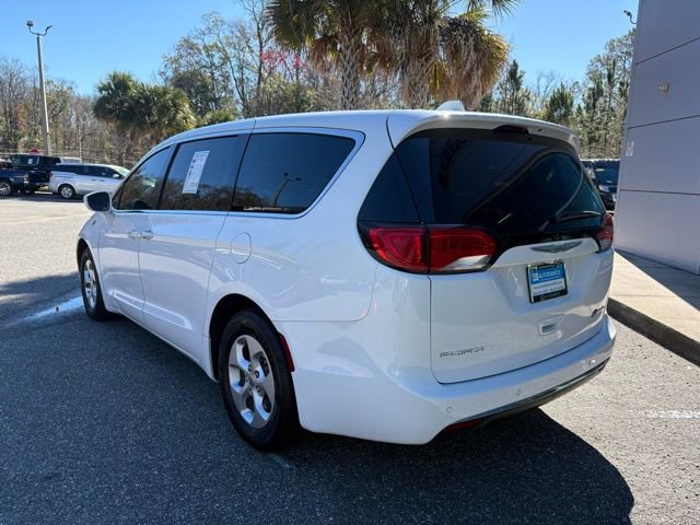Used 2018 Chrysler Pacifica Touring Plus image 3