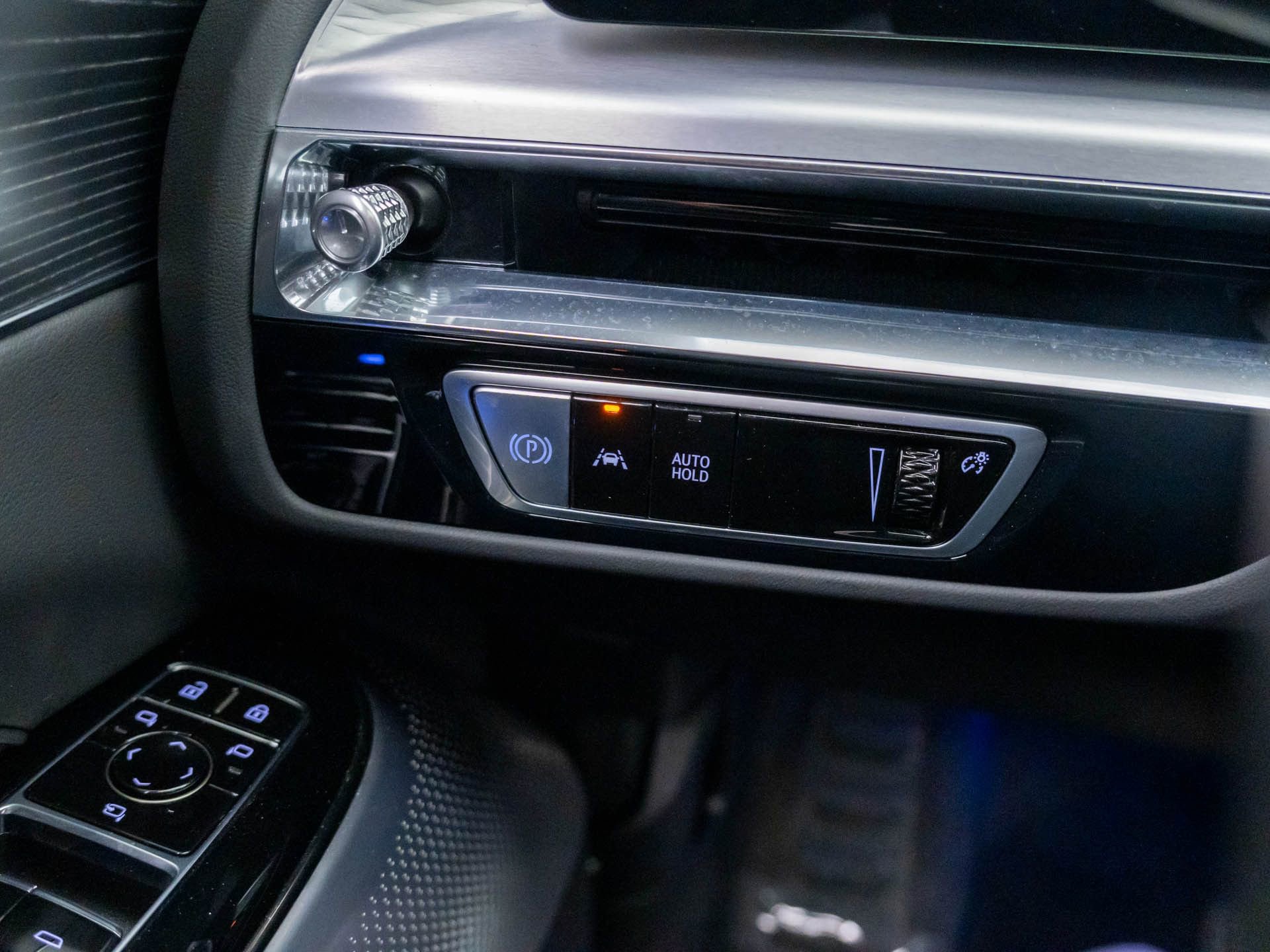 Certified 2025 Cadillac Lyriq Luxury w/ LPO, Floor Liner Package image 32