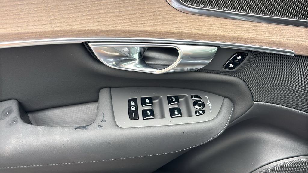 New 2026 Volvo XC90 B5 Core AWD/4WD image 13