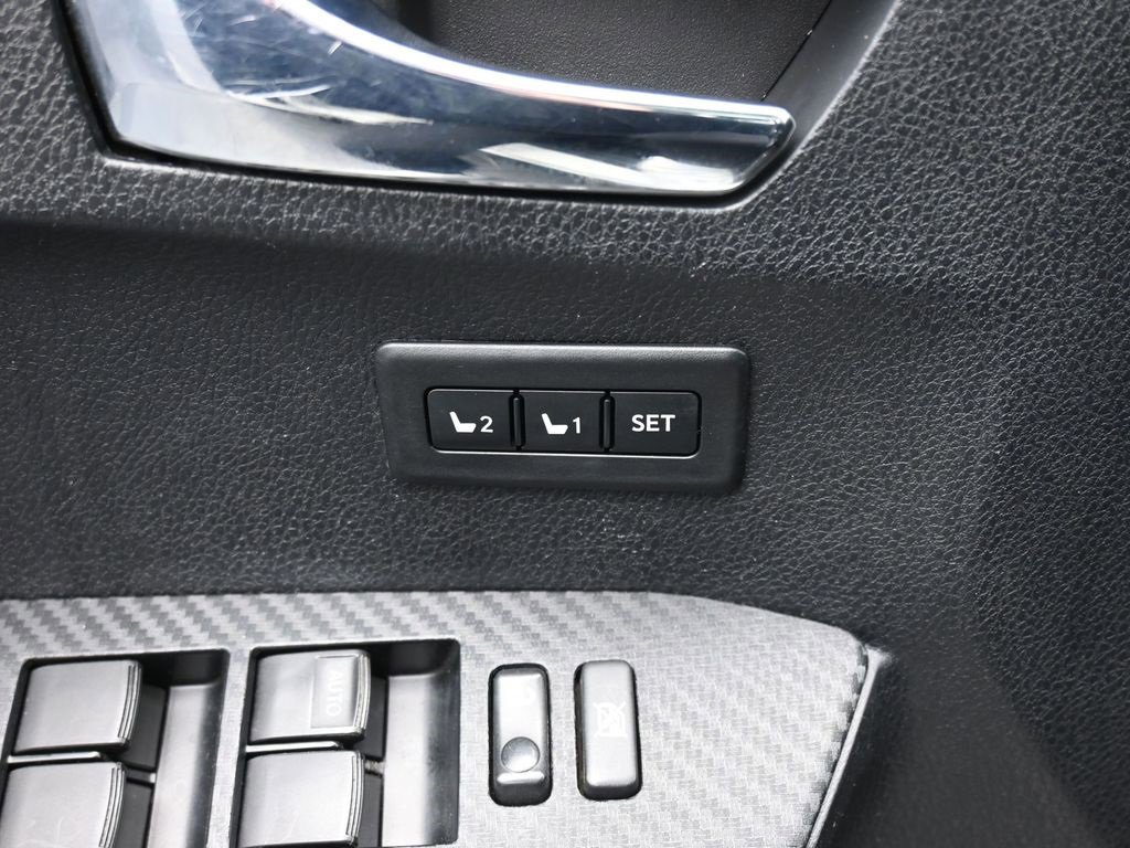 Used 2013 Toyota RAV4 Limited image 32