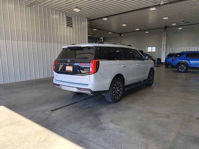 Used 2025 Ford Expedition Platinum AWD/4WD image 8