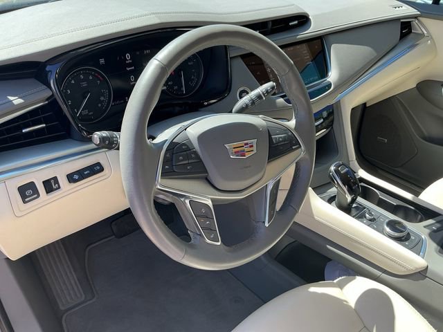 Certified 2022 Cadillac XT5 Premium Luxury w/ Technology Package AWD/4WD image 12