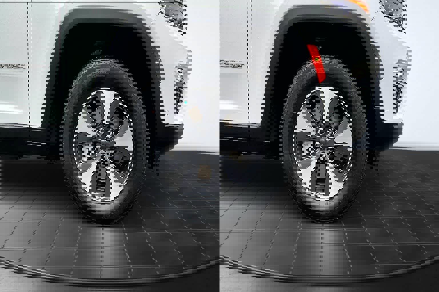 Used 2022 Jeep Grand Cherokee Limited 4xe w/ Luxury Tech Group II image 34