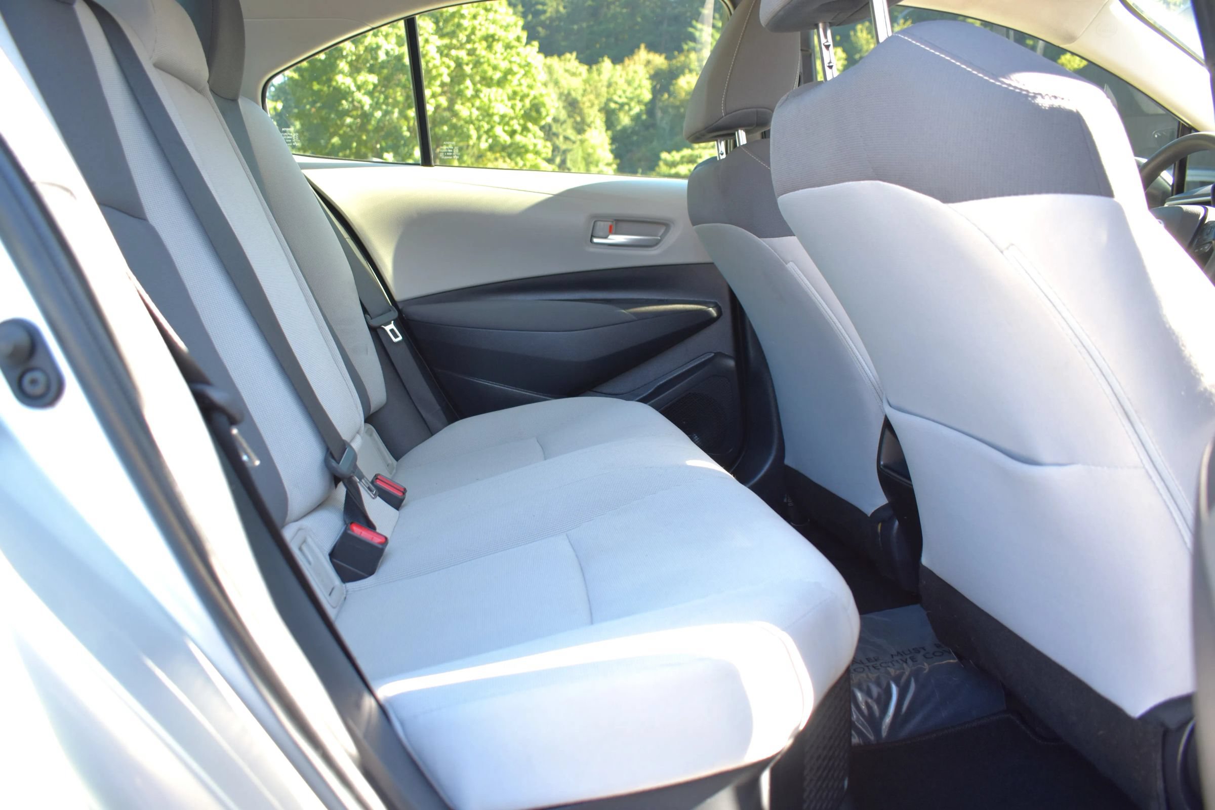 Used 2021 Toyota Corolla LE FWD image 26