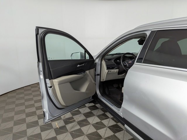 Used 2020 Cadillac XT4 Premium Luxury w/ Enhanced Visibility Package image 14