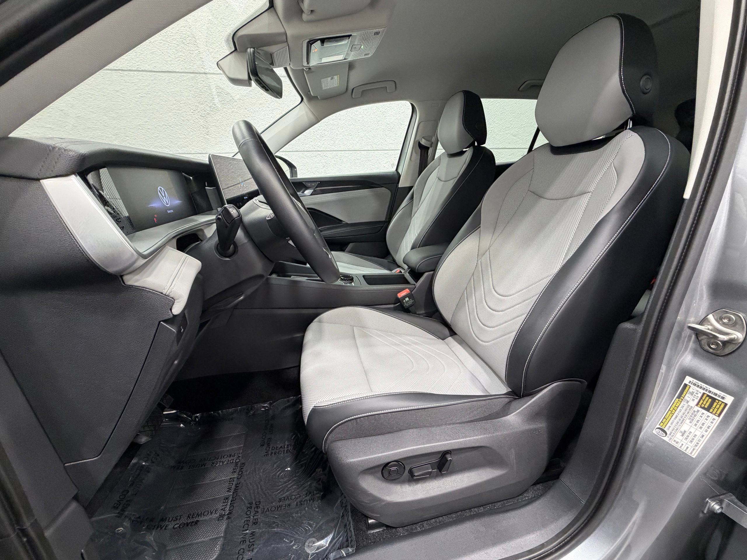Used 2026 Volkswagen Tiguan SE FWD image 21