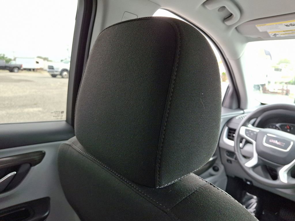 Used 2023 GMC Terrain SLE w/ Driver Convenience Package image 14