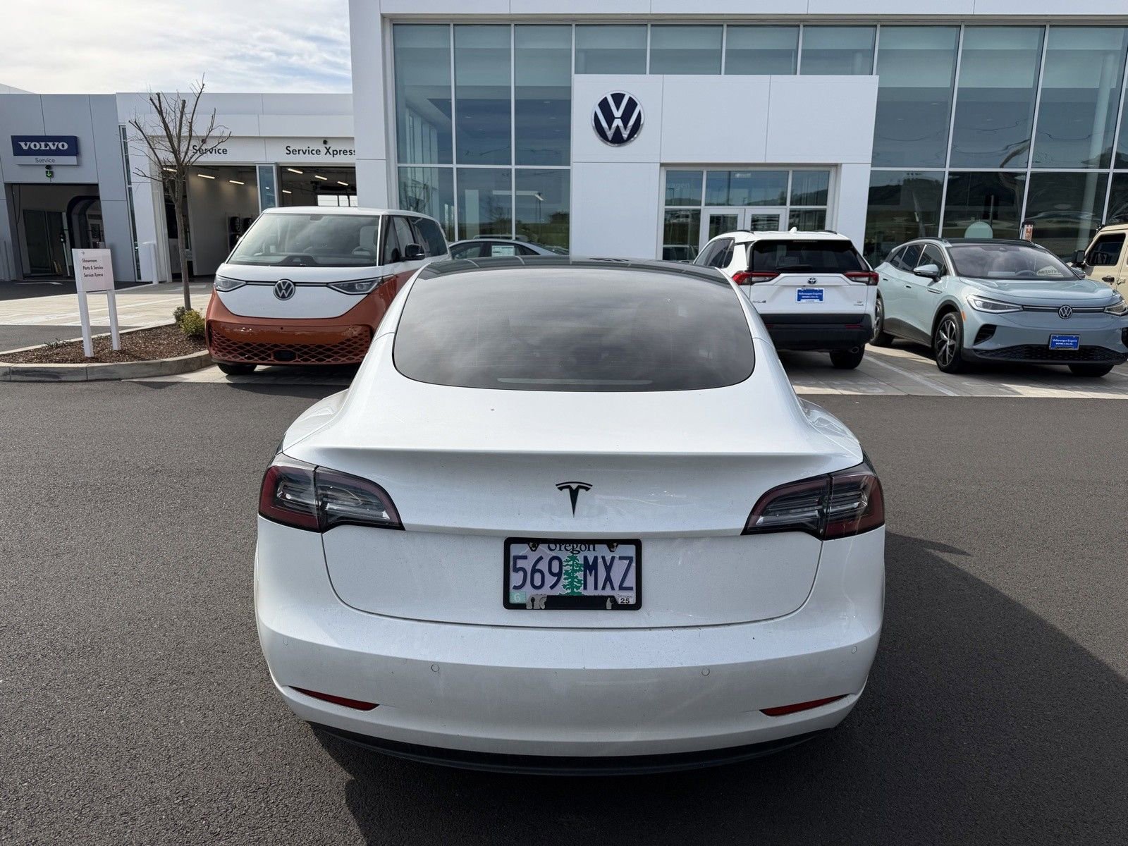 Used 2021 Tesla Model 3 Standard Range Plus image 3