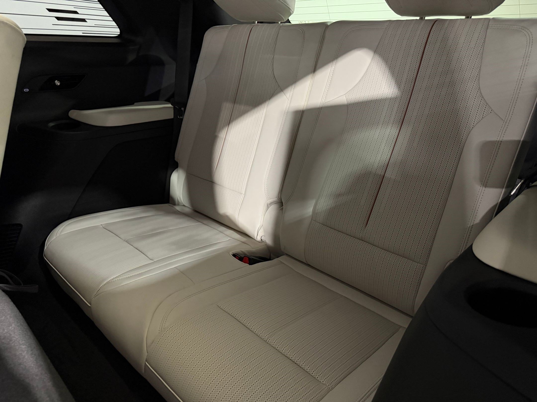 New 2026 Cadillac Vistiq Sport image 43