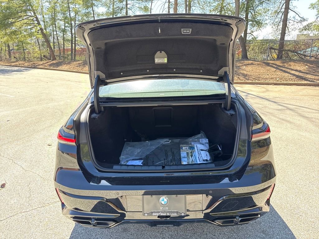 New 2026 BMW 760i xDrive w/ Executive Package image 29