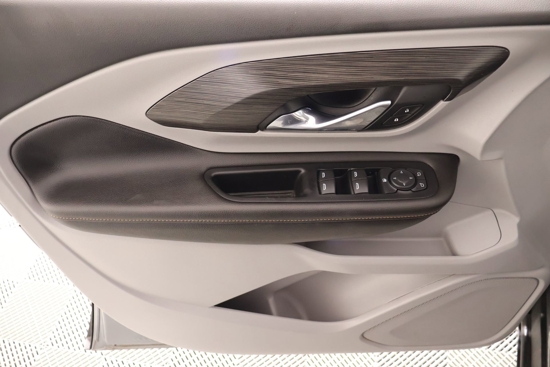 Used 2020 GMC Terrain SLT image 15