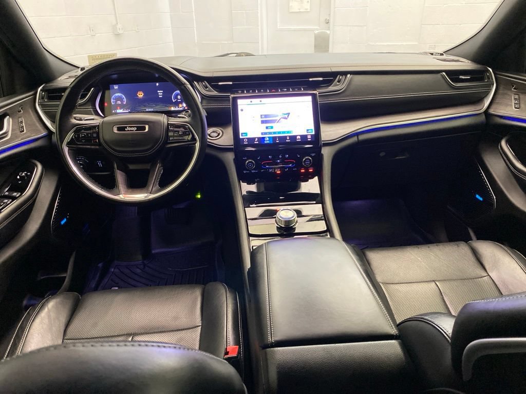 Used 2022 Jeep Grand Cherokee L Overland w/ Luxury Tech Group IV RWD image 13