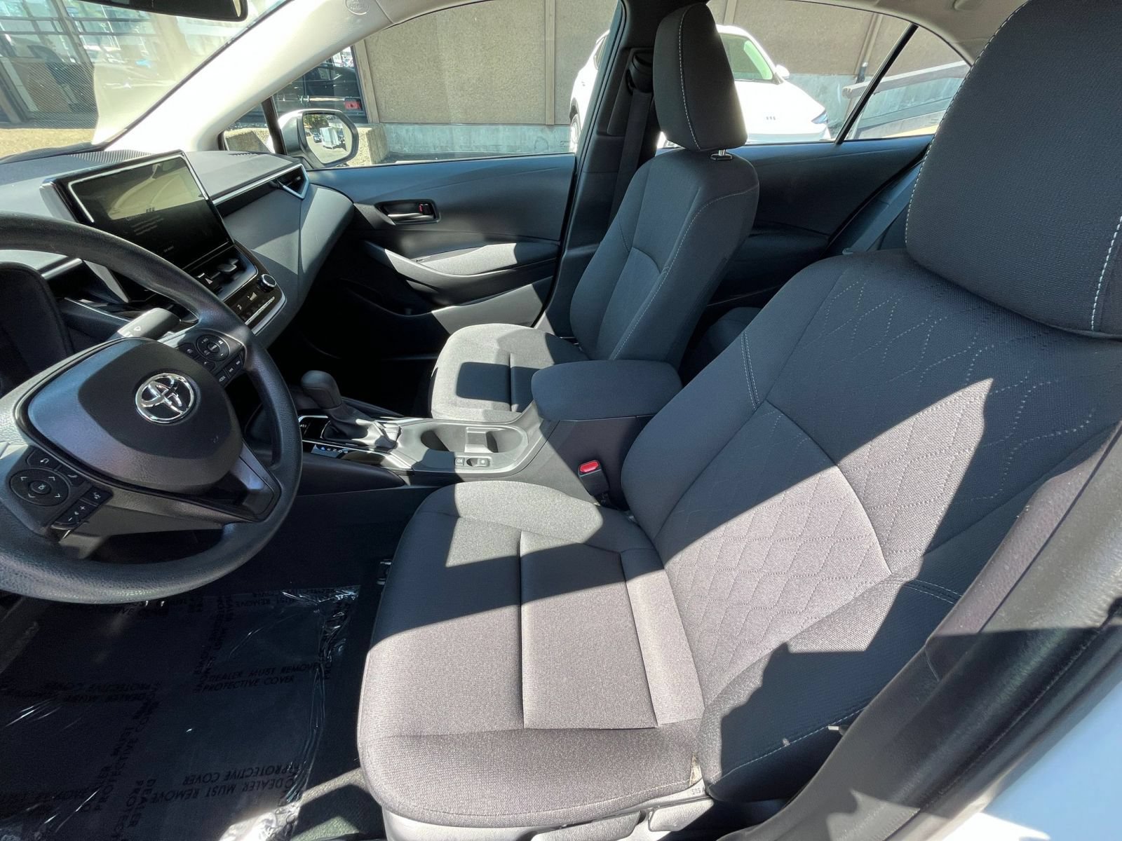 Used 2025 Toyota Corolla LE FWD image 27