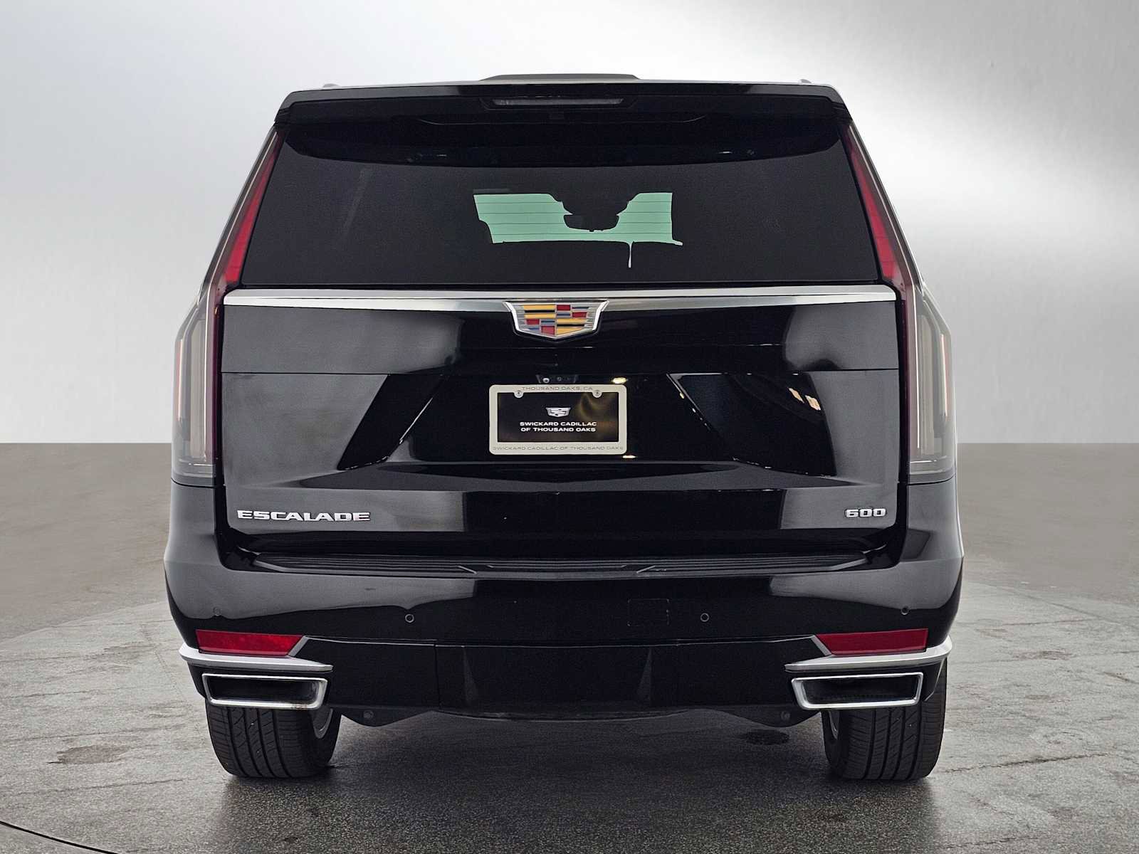 Used 2023 Cadillac Escalade Premium Luxury image 4