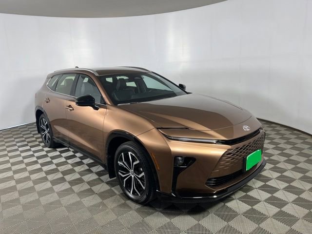 Used 2025 Toyota Crown Signia image 1