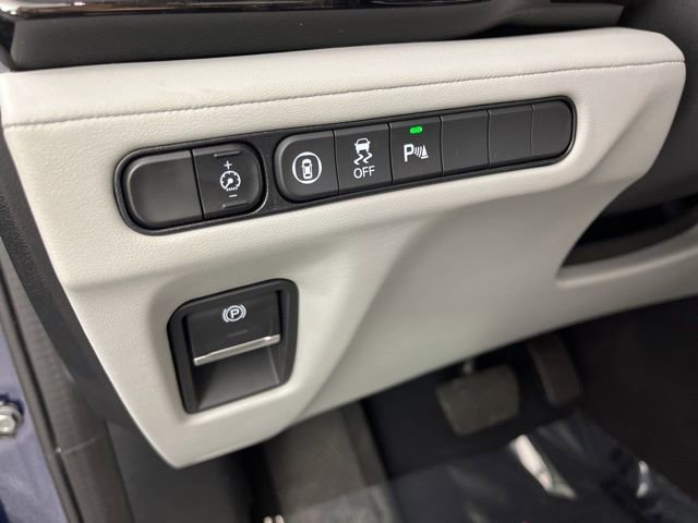 Used 2023 Acura MDX SH-AWD w/ Technology Package image 32