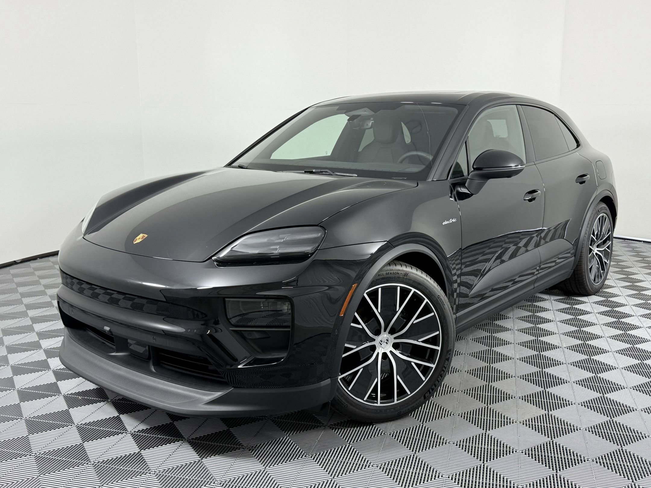 New 2025 Porsche Macan Electric image 1