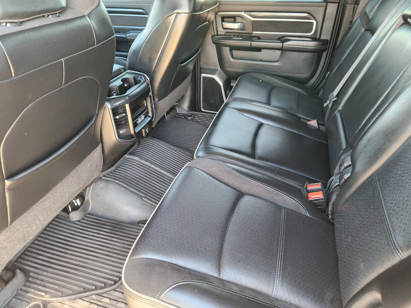 Used 2024 RAM 2500 Laramie w/ Night Edition AWD/4WD image 34