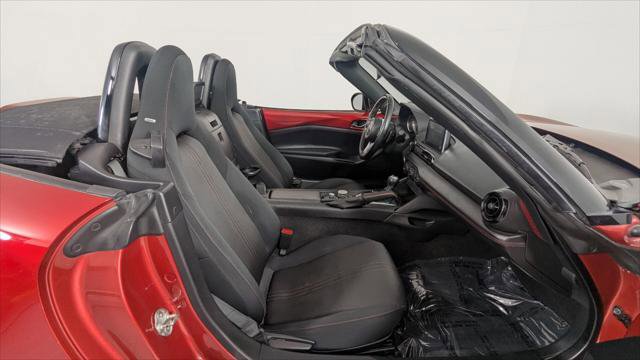 Used 2016 MAZDA MX-5 Miata Club RWD image 19