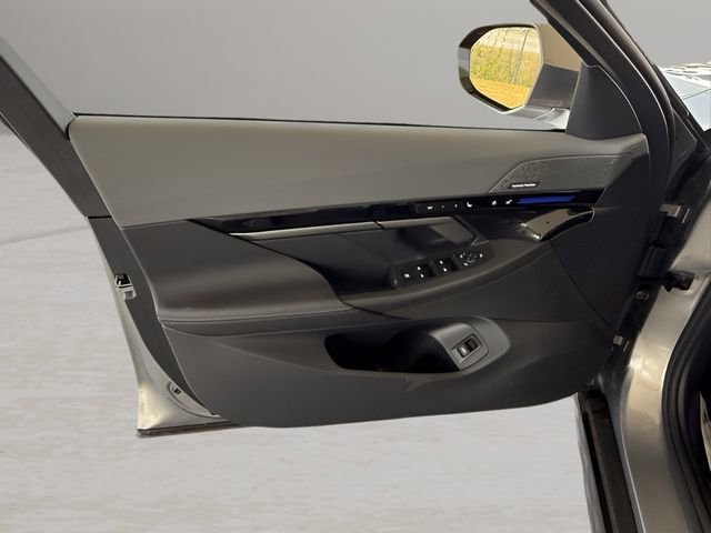 Used 2025 BMW 530i w/ Premium Package image 13