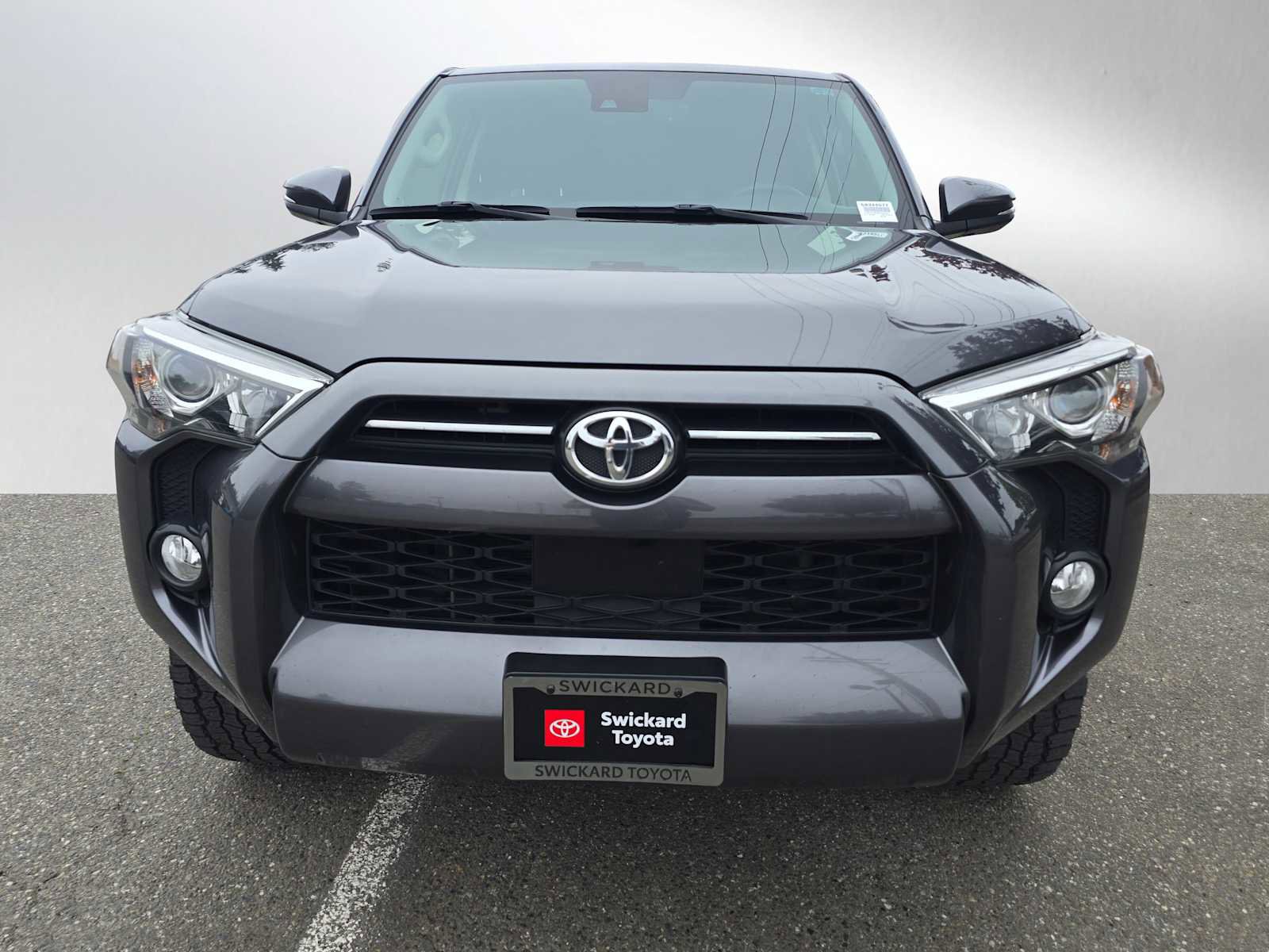 Used 2020 Toyota 4Runner SR5 Premium w/ Moonroof Package AWD/4WD image 8