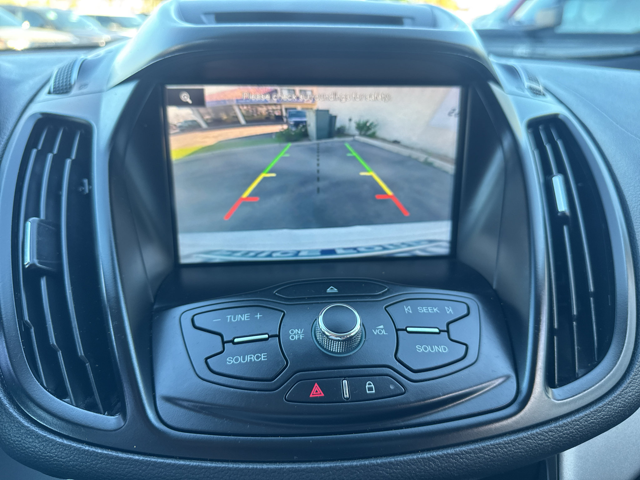 Used 2015 Ford Escape SE w/ SE Chrome Package FWD image 9