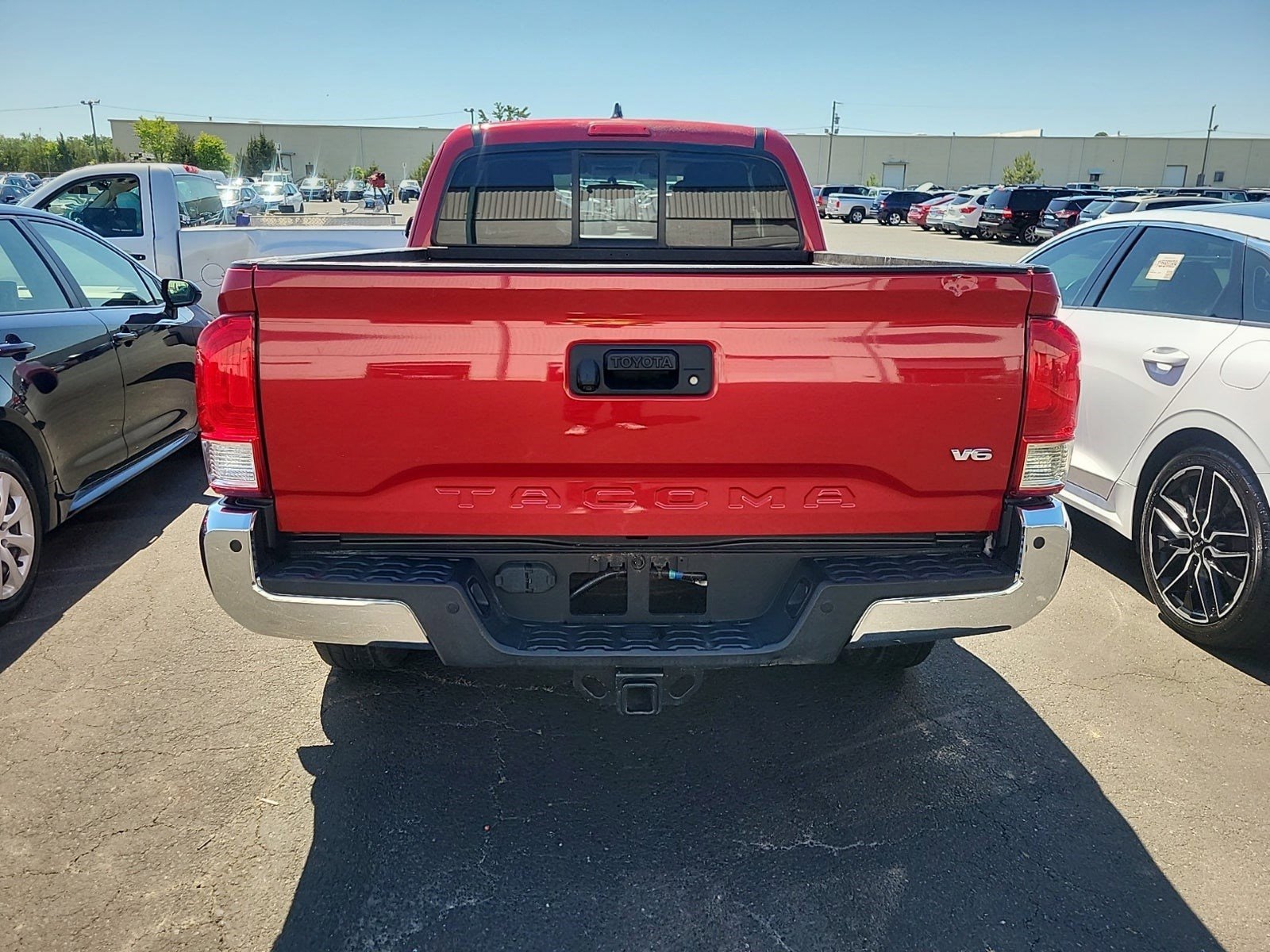 Used 2017 Toyota Tacoma SR5 w/ Tow Package RWD image 7