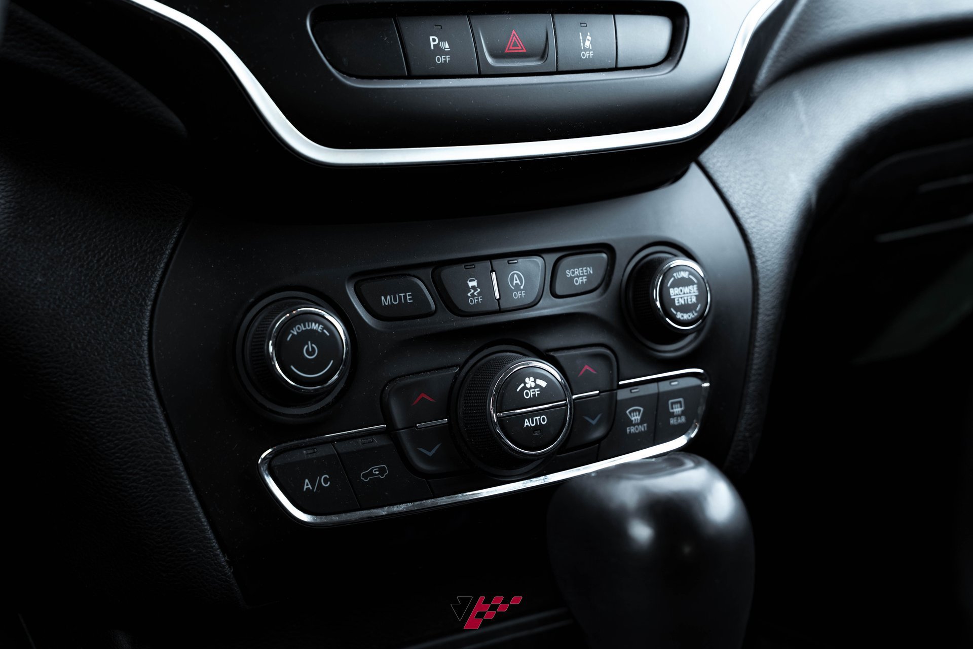 Used 2021 Jeep Cherokee Latitude Lux w/ Comfort/Convenience Group image 36