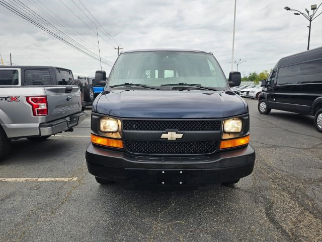 Used 2009 Chevrolet Express 3500 Extended image 2