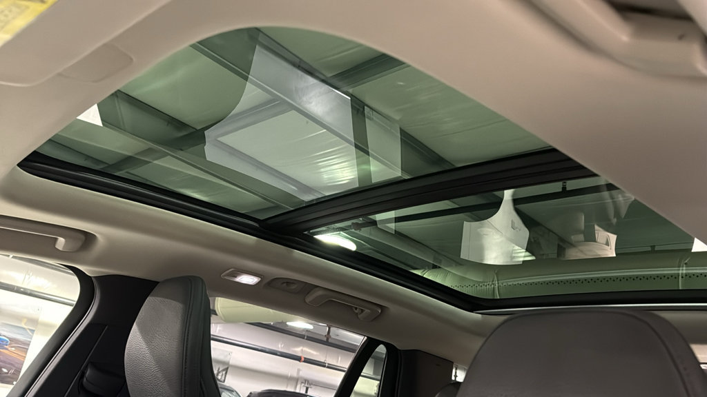 Certified 2025 Volvo XC90 T8 Plus w/ Protection Package Premier AWD/4WD image 20