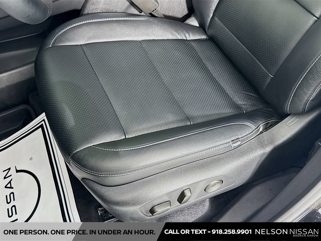 Used 2026 Chevrolet Traverse LT AWD/4WD image 19