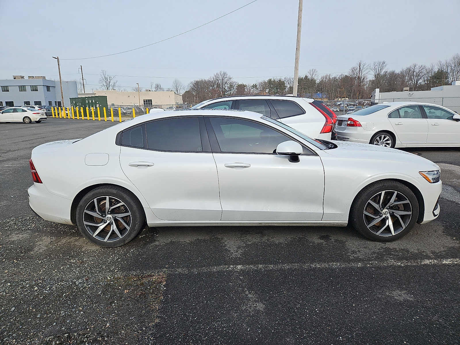 Used 2019 Volvo S60 T6 Momentum image 5