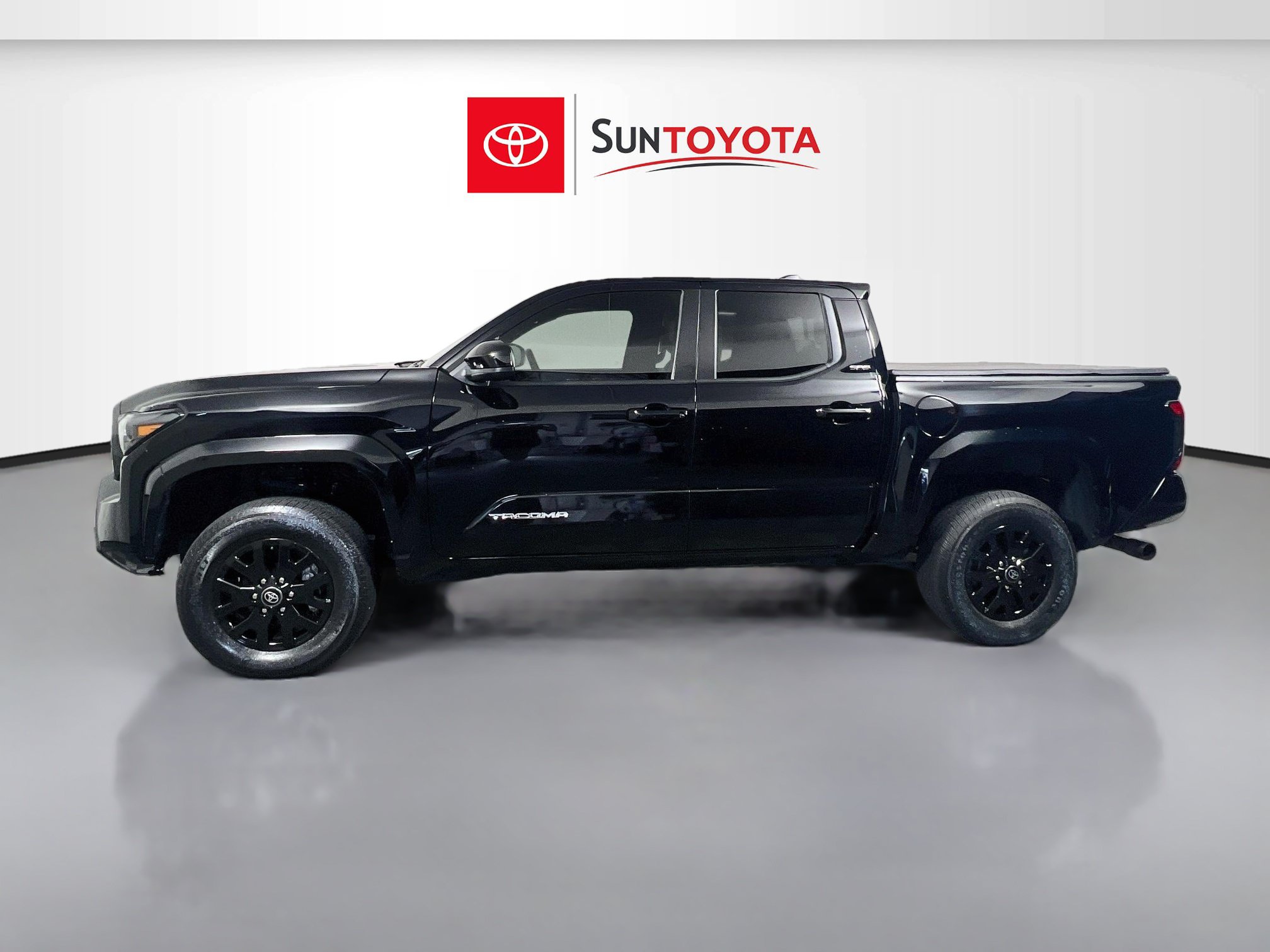 Used 2024 Toyota Tacoma SR5 AWD/4WD image 7