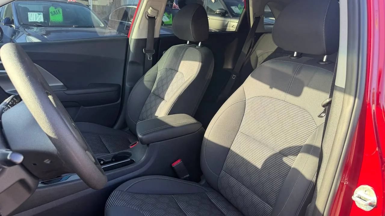 Used 2021 Kia Niro LX FWD image 10